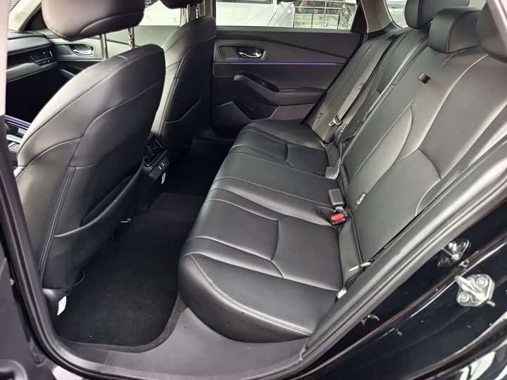 Фото 7 - Honda Inspire