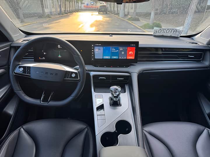 Фото 6 - Roewe RX5