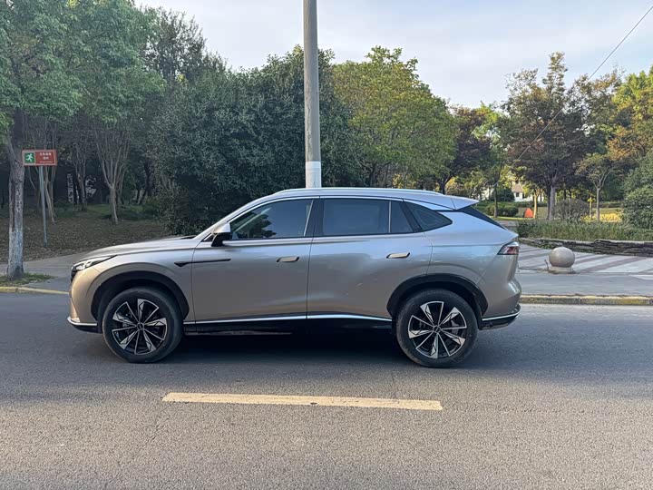 Фото 7 - Roewe RX5