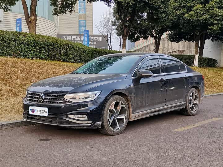 Фото 1 - Volkswagen Magotan