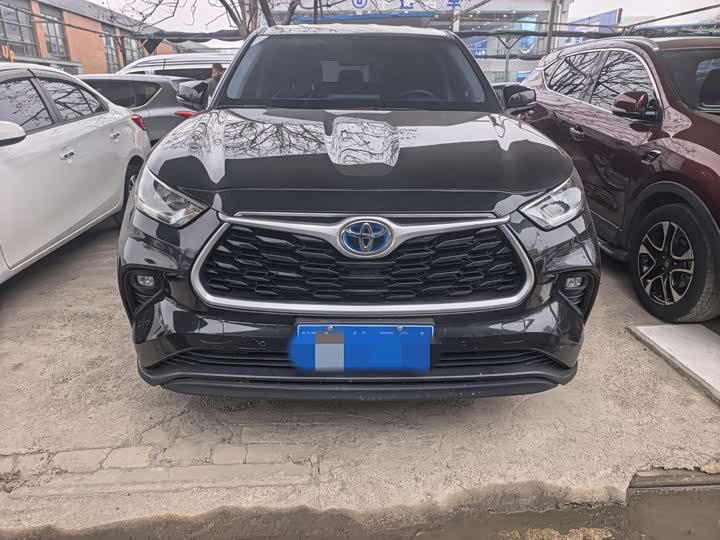 Фото 2 - Toyota Highlander