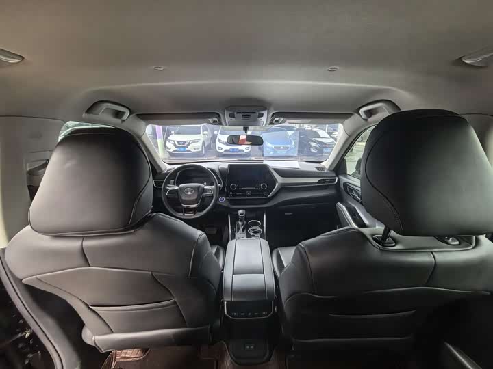 Фото 7 - Toyota Highlander