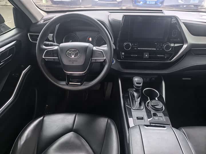 Фото 9 - Toyota Highlander