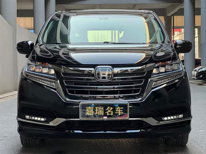 Фото 2 - Honda Elysion