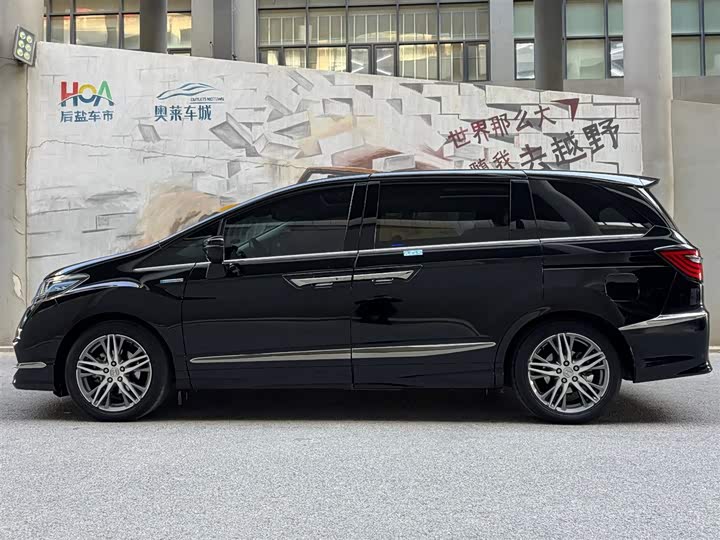 Фото 3 - Honda Elysion