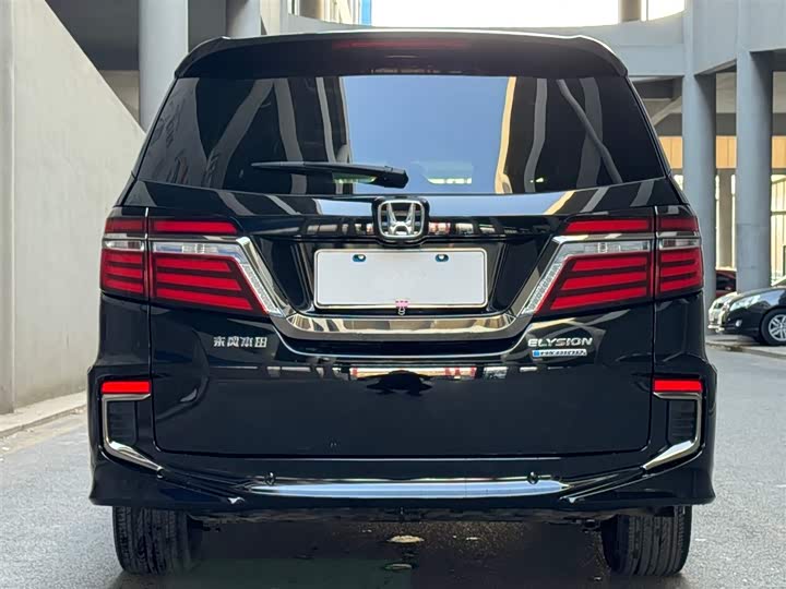 Фото 4 - Honda Elysion