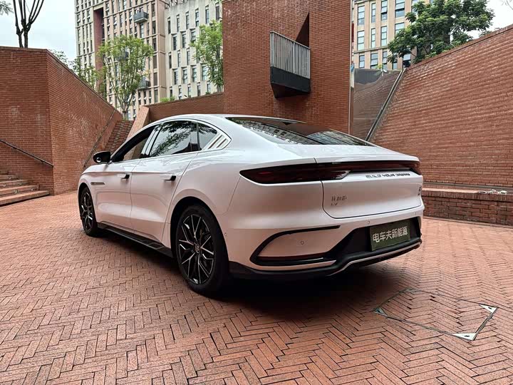 Фото 4 - BYD Han