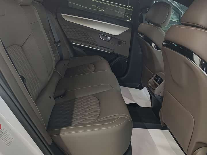 Фото 6 - BYD Han