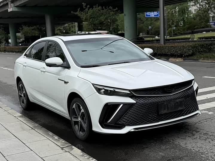 Фото 3 - Geely Emgrand L