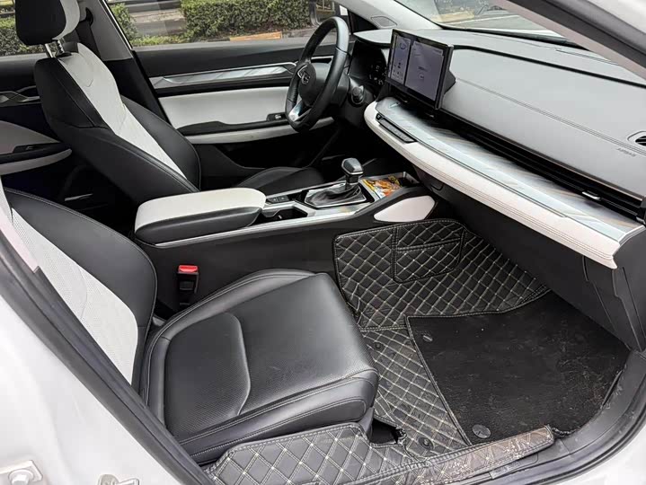 Фото 4 - Geely Emgrand L