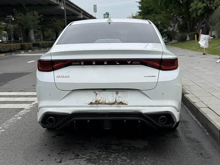 Фото 8 - Geely Emgrand L