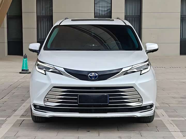 Фото 2 - Toyota Sienna