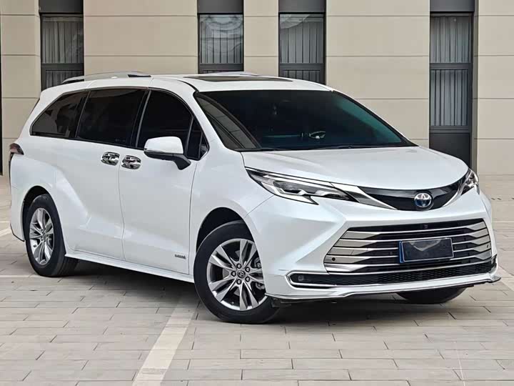 Фото 3 - Toyota Sienna