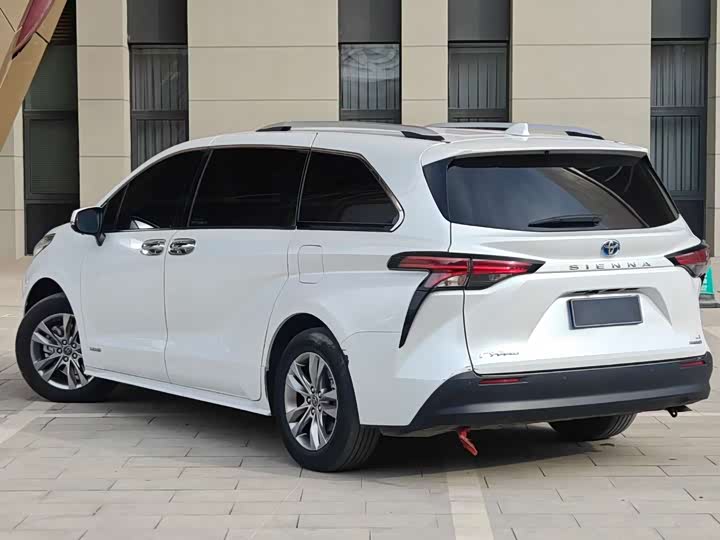 Фото 4 - Toyota Sienna