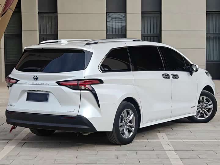 Фото 6 - Toyota Sienna