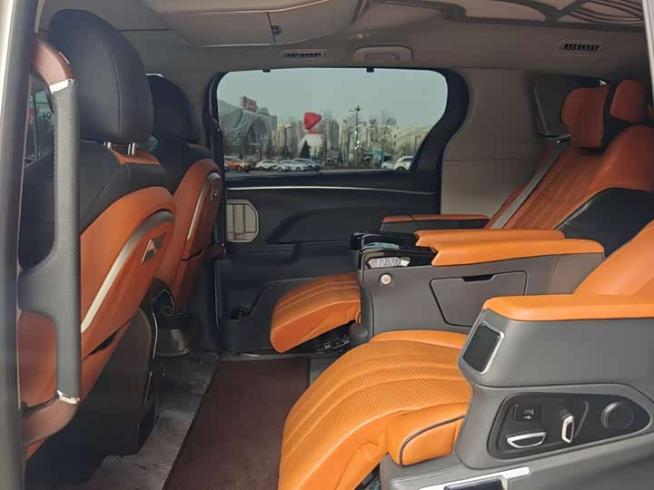 Фото 8 - Toyota Sienna