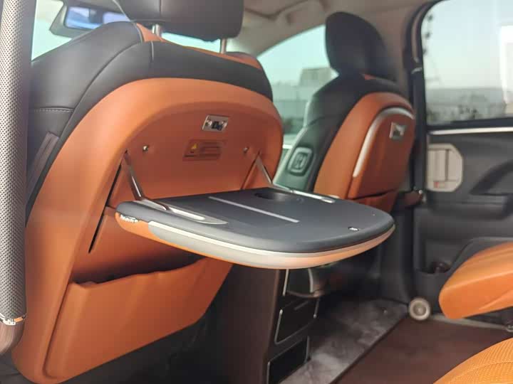 Фото 9 - Toyota Sienna