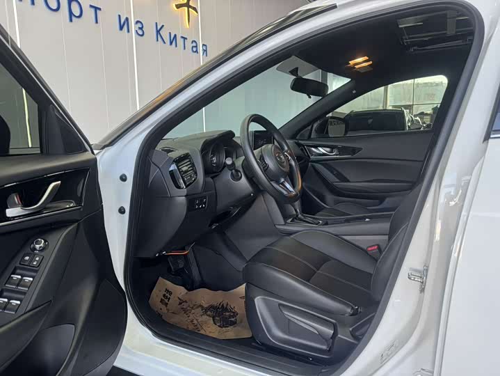 Фото 4 - Mazda CX-4