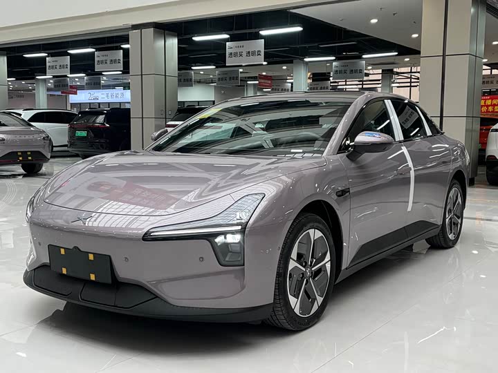 Фото 1 - XPeng Mona M03