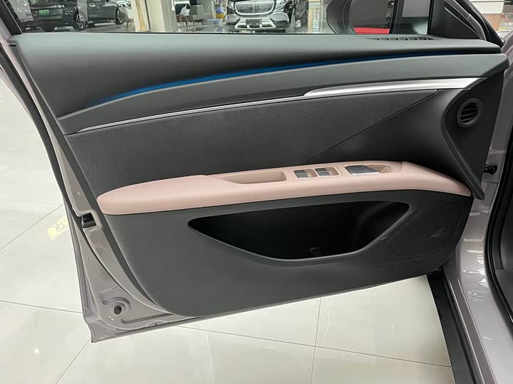 Фото 6 - XPeng Mona M03