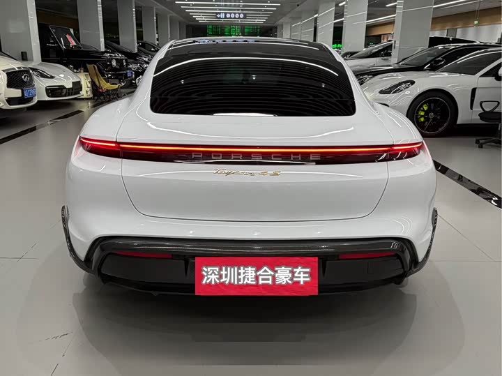 Photo 5 - Porsche Taycan