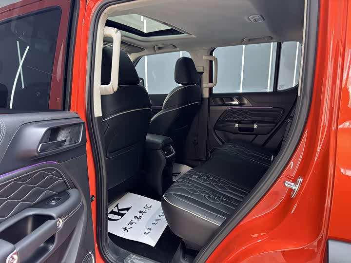 Фото 6 - Tank 300