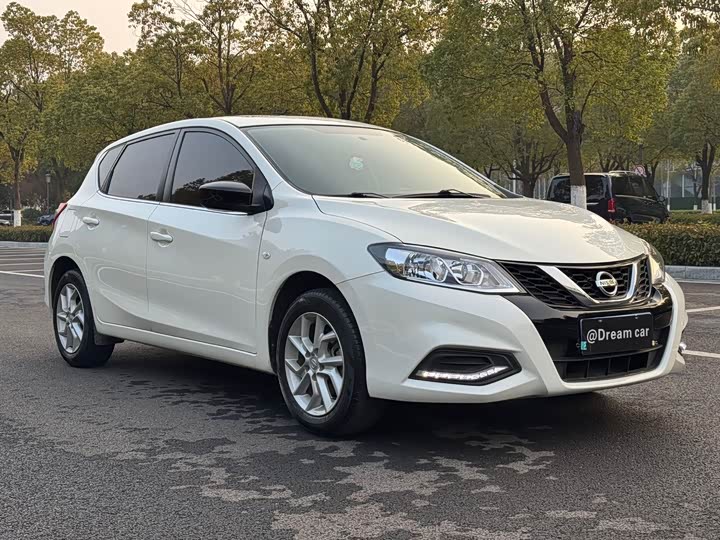 Фото 3 - Nissan Tiida