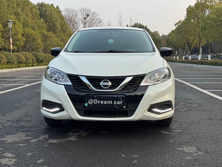 Фото 5 - Nissan Tiida