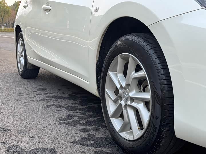 Фото 7 - Nissan Tiida