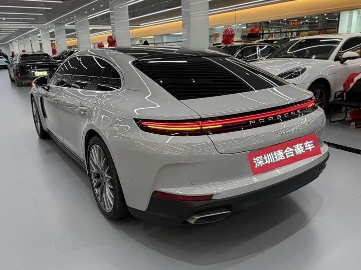 Фото 4 - Porsche Panamera