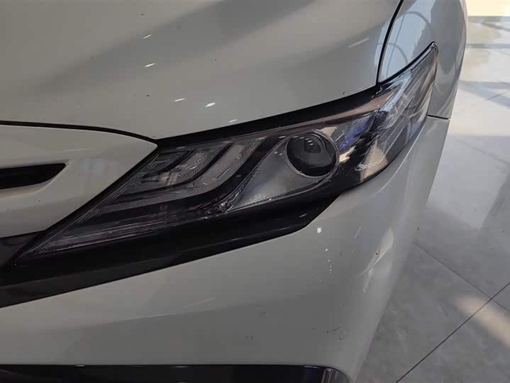 Фото 5 - Toyota Camry