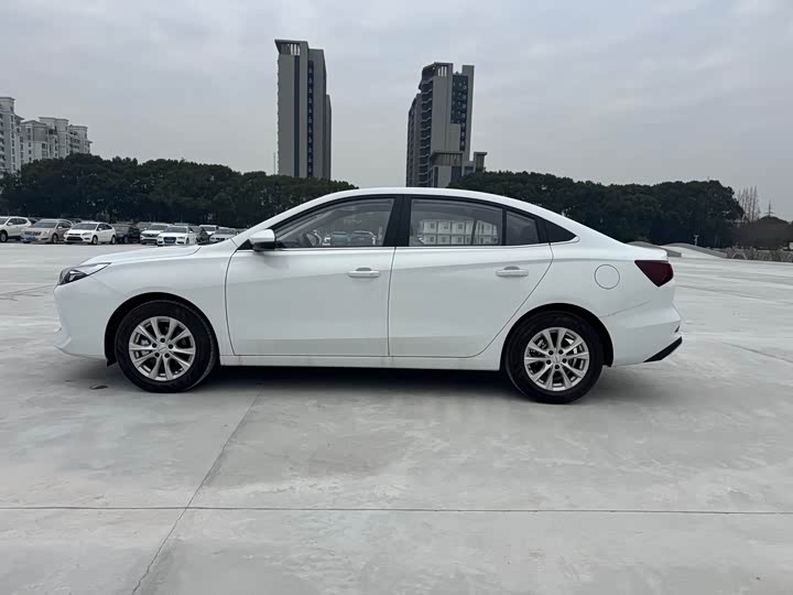 Фото 7 - Roewe i5