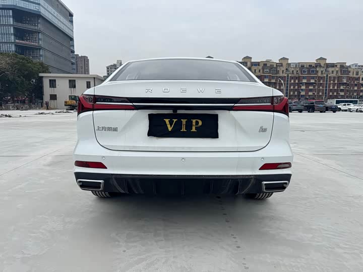 Фото 9 - Roewe i5