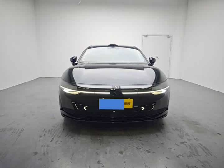 Фото 2 - Zeekr 007