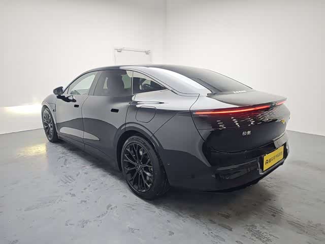 Фото 6 - Zeekr 007