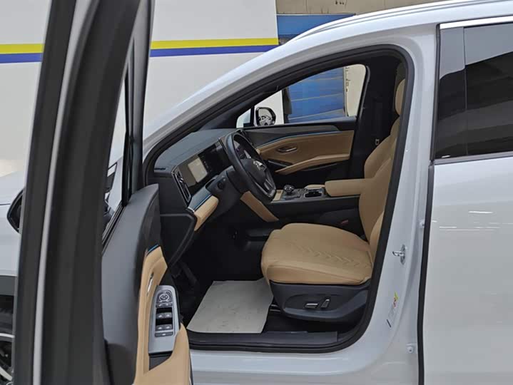 Фото 9 - BYD Song L DM-i Hybrid