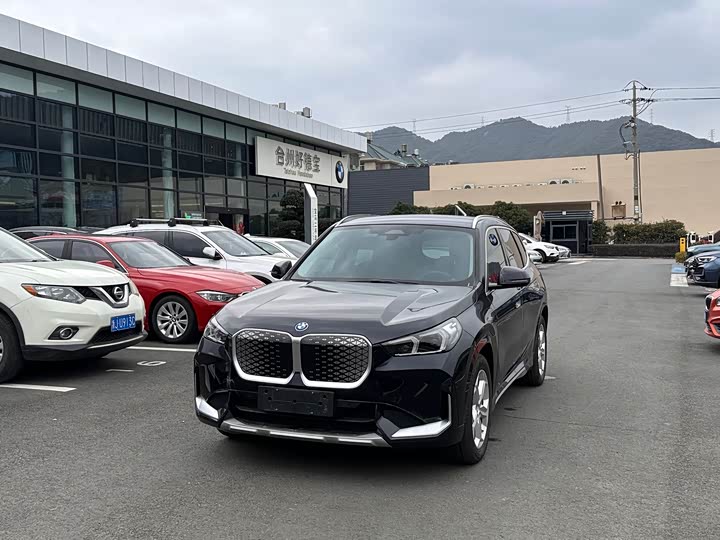 Фото 1 - BMW iX1