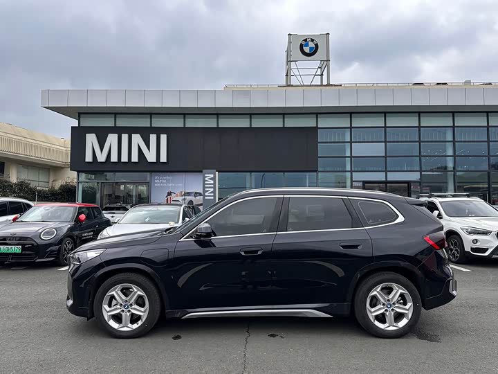 Фото 3 - BMW iX1