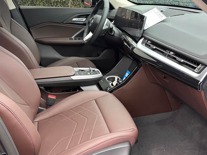 Фото 4 - BMW iX1