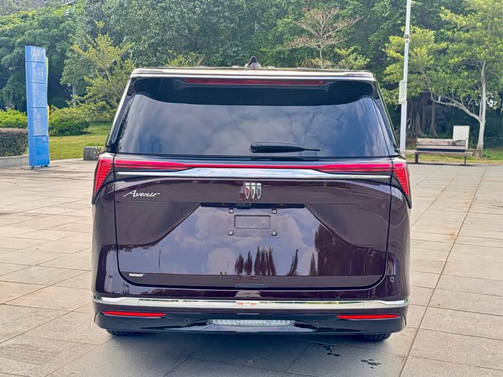 Фото 5 - Buick GL8 Hybrid