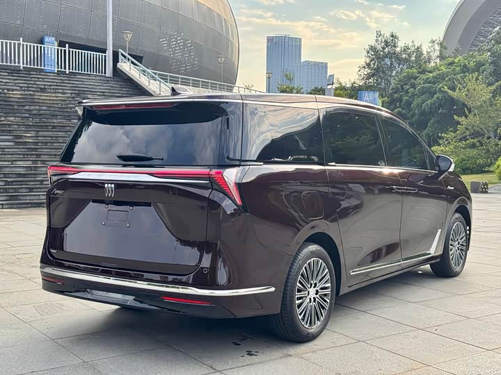 Фото 6 - Buick GL8 Hybrid