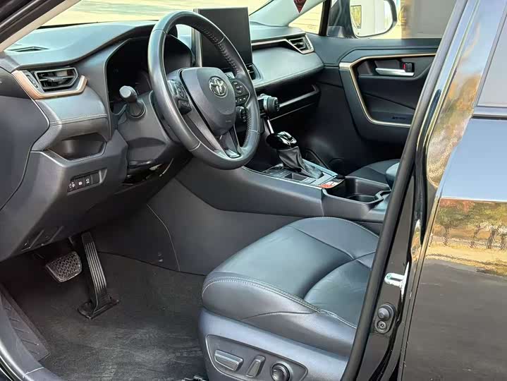 Фото 4 - Toyota Wildlander