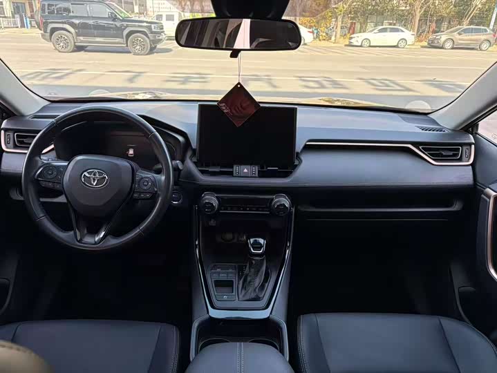 Фото 5 - Toyota Wildlander