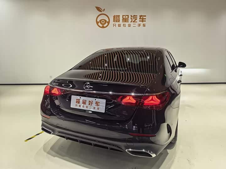 Фото 4 - Mercedes-Benz E-Class