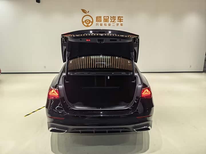 Фото 7 - Mercedes-Benz E-Class