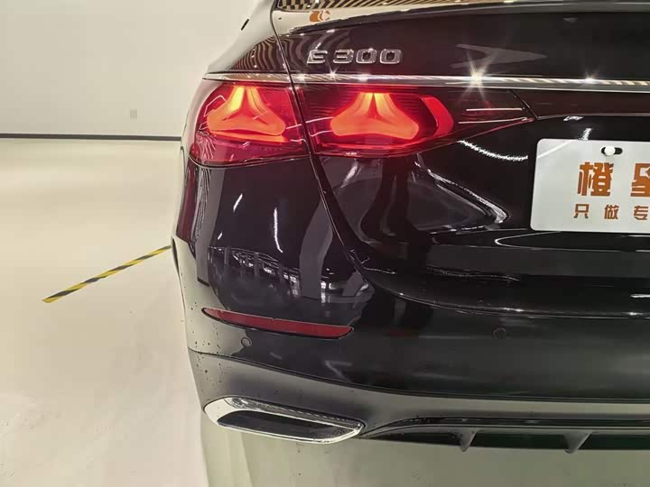 Фото 9 - Mercedes-Benz E-Class