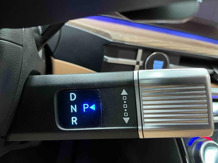 Фото 4 - Hyundai Santa Fe