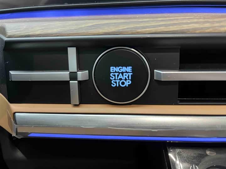 Фото 5 - Hyundai Santa Fe