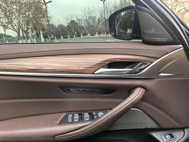 Фото 6 - BMW 5 Series