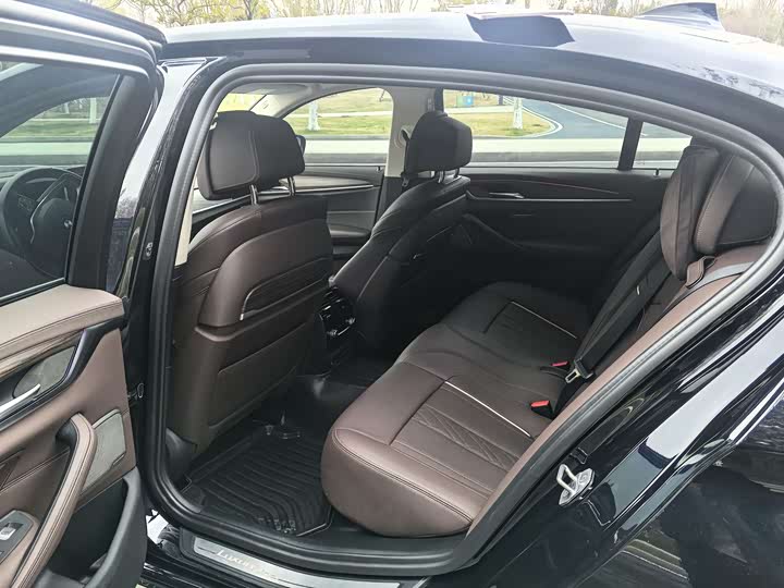 Фото 8 - BMW 5 Series